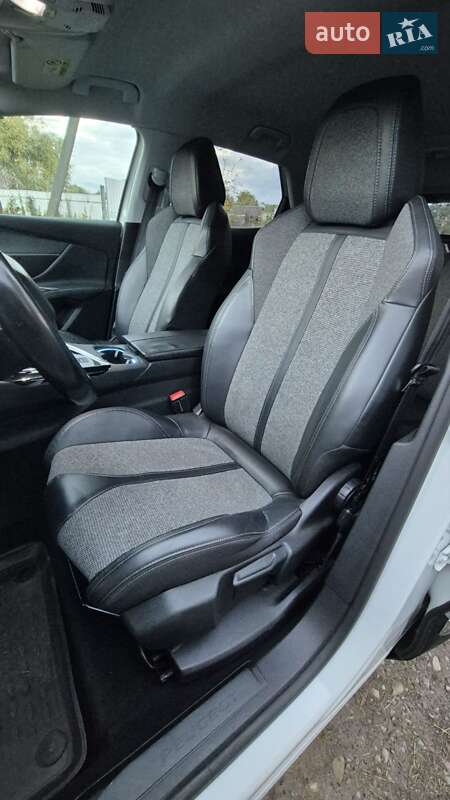 Позашляховик / Кросовер Peugeot 3008 2018 в Жовкві