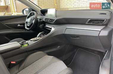 Внедорожник / Кроссовер Peugeot 3008 2020 в 