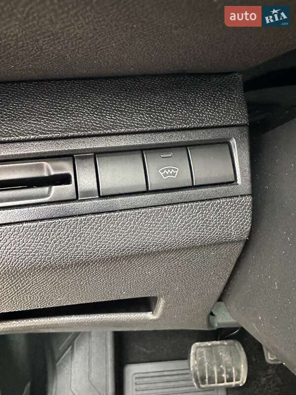 Внедорожник / Кроссовер Peugeot 3008 2017 в Киеве фото 17 Внедорожник / Кроссовер Peugeot 3008 2017 в Киеве