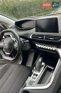 Внедорожник / Кроссовер Peugeot 3008 2020 в 