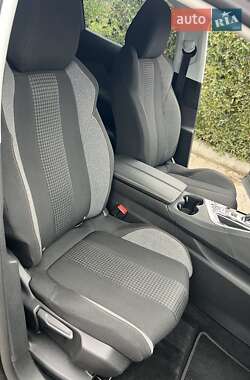 Внедорожник / Кроссовер Peugeot 3008 2020 в 