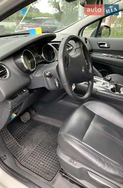Внедорожник / Кроссовер Peugeot 3008 2011 в 