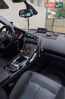 Внедорожник / Кроссовер Peugeot 3008 2010 в 