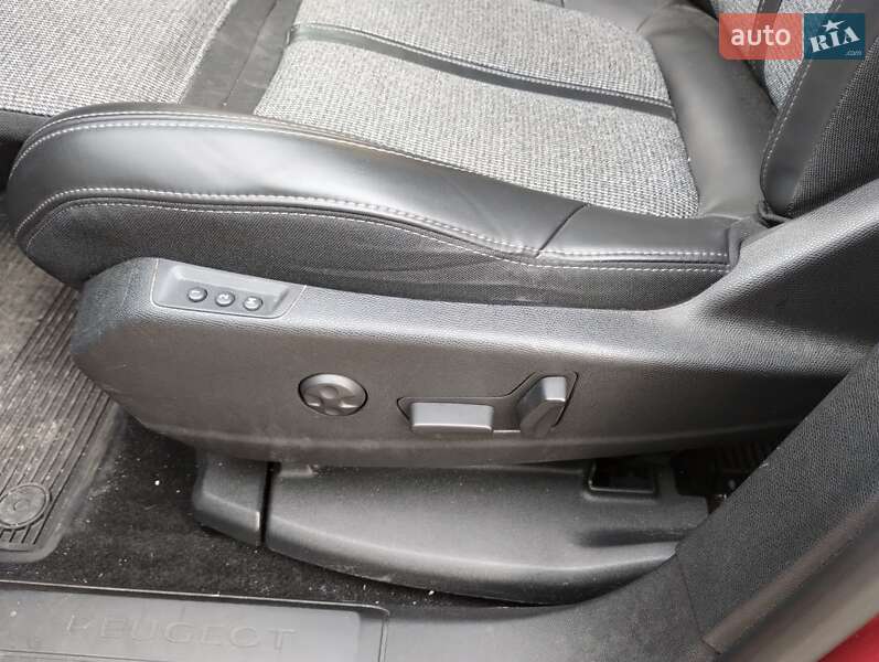 Внедорожник / Кроссовер Peugeot 3008 2018 в Вышгороде