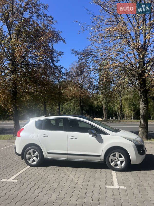 Внедорожник / Кроссовер Peugeot 3008 2011 в Луцке фото 5 Внедорожник / Кроссовер Peugeot 3008 2011 в Луцке