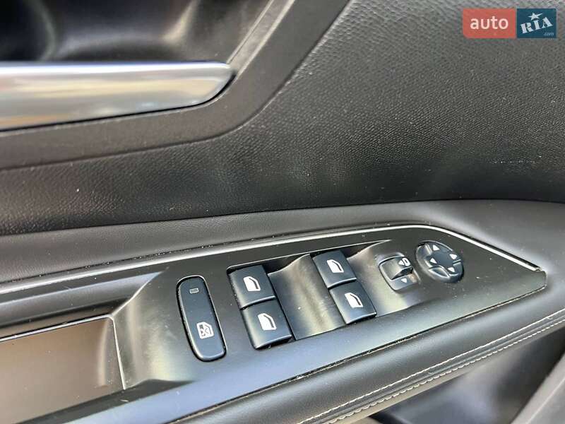 Внедорожник / Кроссовер Peugeot 3008 2017 в Львове