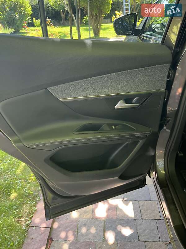 Внедорожник / Кроссовер Peugeot 3008 2019 в Ужгороде