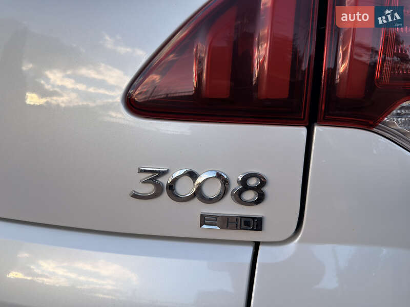 Внедорожник / Кроссовер Peugeot 3008 2015 в Ивано-Франковске