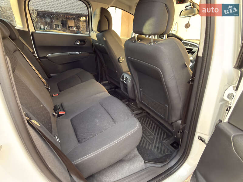 Внедорожник / Кроссовер Peugeot 3008 2015 в Ивано-Франковске