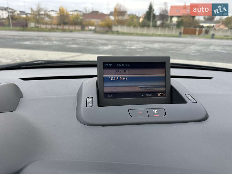 Позашляховик / Кросовер Peugeot 3008 2011 в Луцьку