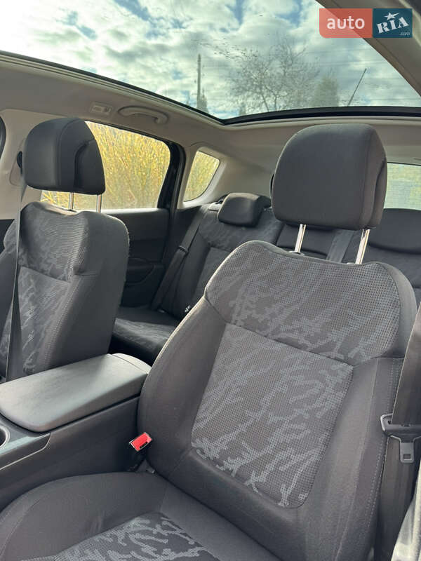 Внедорожник / Кроссовер Peugeot 3008 2011 в Калиновке