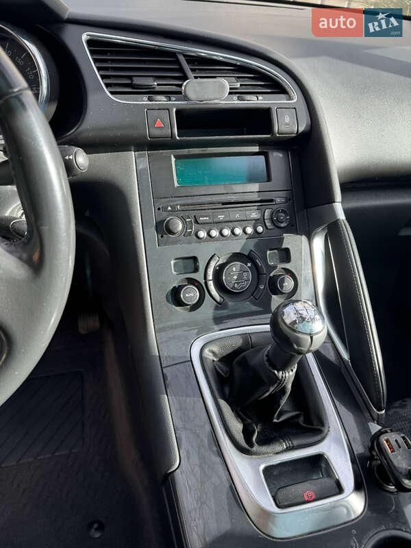 Внедорожник / Кроссовер Peugeot 3008 2011 в Калиновке