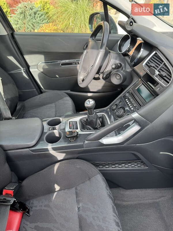 Внедорожник / Кроссовер Peugeot 3008 2011 в Калиновке