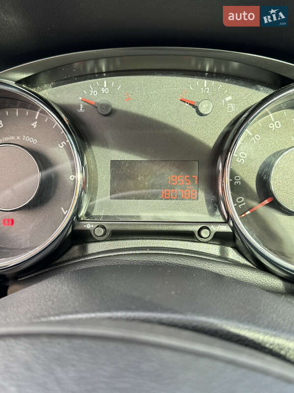 Внедорожник / Кроссовер Peugeot 3008 2011 в Калиновке