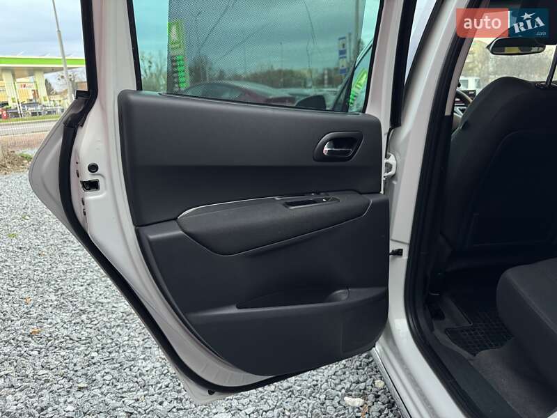 Позашляховик / Кросовер Peugeot 3008 2011 в Стрию