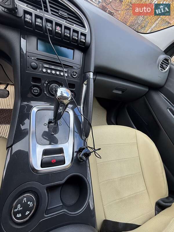 Позашляховик / Кросовер Peugeot 3008 2012 в Чернігові