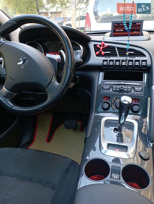 Позашляховик / Кросовер Peugeot 3008 2011 в Івано-Франківську