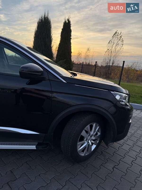 Внедорожник / Кроссовер Peugeot 3008 2019 в Коростене