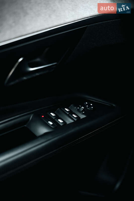 Позашляховик / Кросовер Peugeot 3008 2017 в Львові