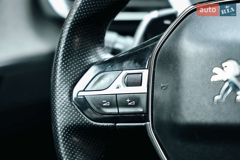 Позашляховик / Кросовер Peugeot 3008 2017 в Львові