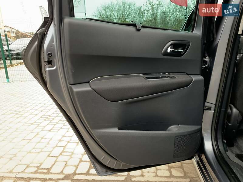 Позашляховик / Кросовер Peugeot 3008 2011 в Бердичеві