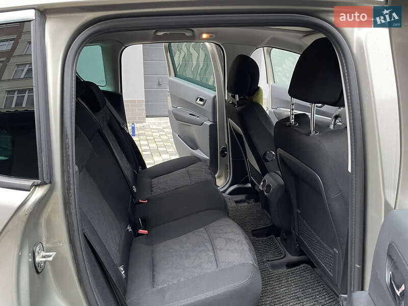 Позашляховик / Кросовер Peugeot 3008 2010 в Івано-Франківську фото 11 Позашляховик / Кросовер Peugeot 3008 2010 в Івано-Франківську