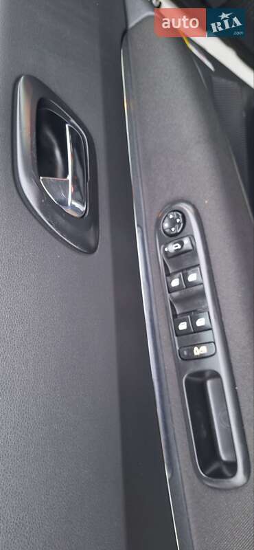 Внедорожник / Кроссовер Peugeot 3008 2012 в Новоархангельске