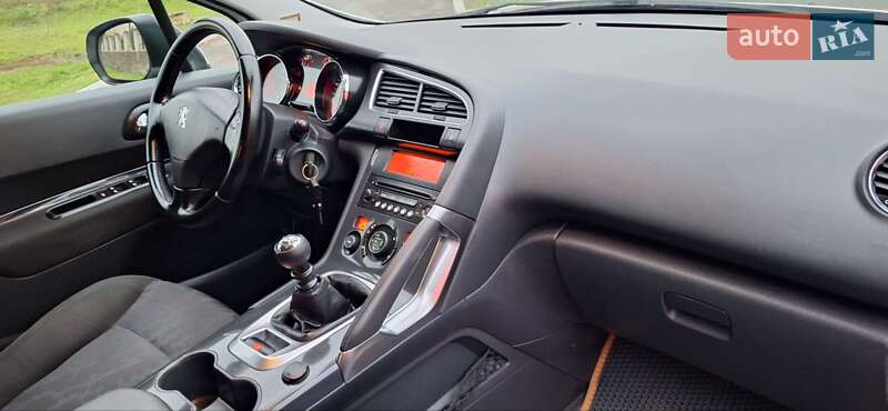 Внедорожник / Кроссовер Peugeot 3008 2012 в Новоархангельске