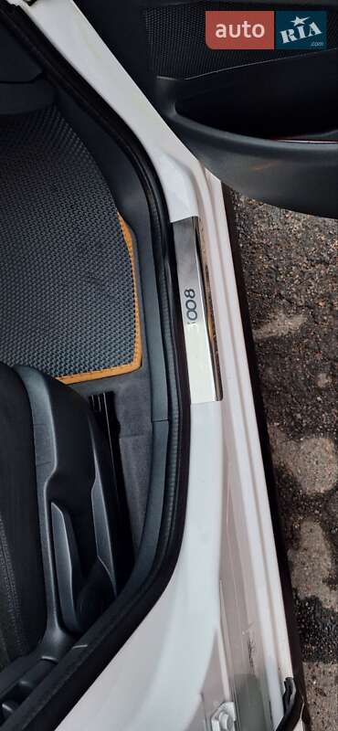 Внедорожник / Кроссовер Peugeot 3008 2012 в Новоархангельске