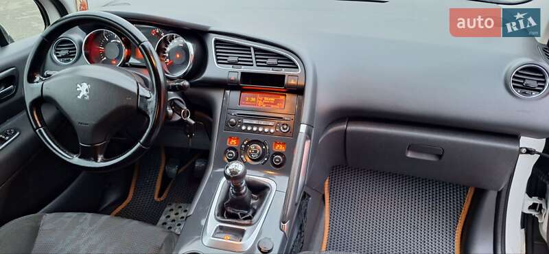 Внедорожник / Кроссовер Peugeot 3008 2012 в Новоархангельске