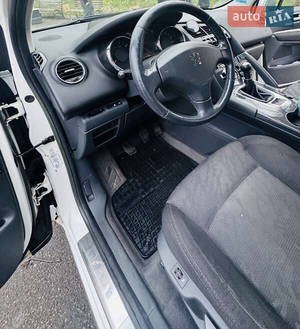 Внедорожник / Кроссовер Peugeot 3008 2011 в Киеве фото 10 Внедорожник / Кроссовер Peugeot 3008 2011 в Киеве