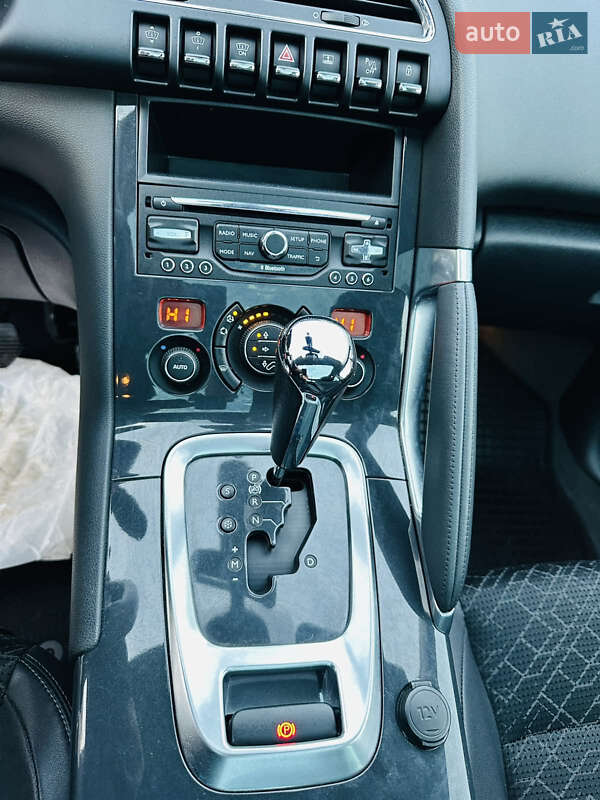 Внедорожник / Кроссовер Peugeot 3008 2016 в Киеве