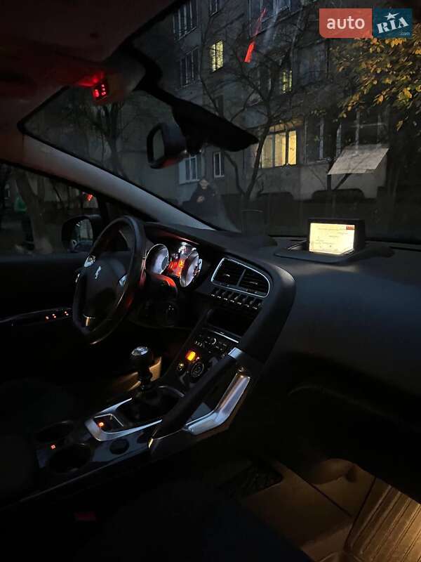 Внедорожник / Кроссовер Peugeot 3008 2012 в Львове фото 16 Внедорожник / Кроссовер Peugeot 3008 2012 в Львове
