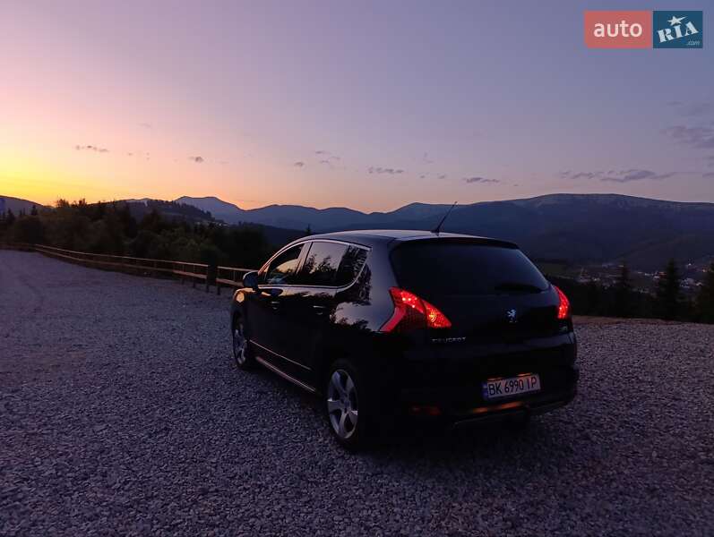 Позашляховик / Кросовер Peugeot 3008 2010 в Рівному