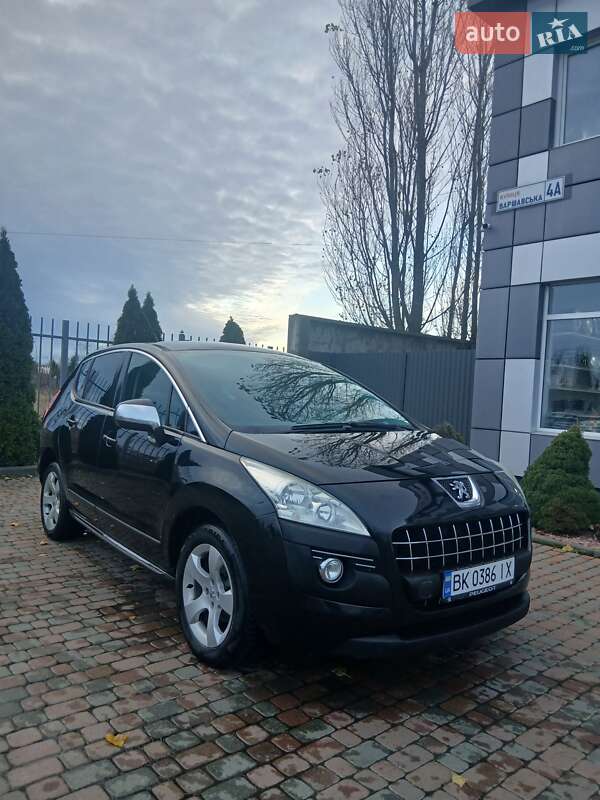 Внедорожник / Кроссовер Peugeot 3008 2010 в Сарнах
