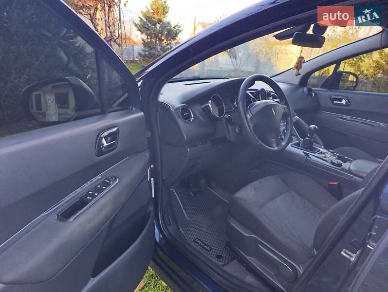 Позашляховик / Кросовер Peugeot 3008 2010 в Трускавці