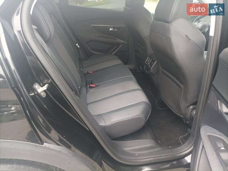 Внедорожник / Кроссовер Peugeot 3008 2017 в Красилове