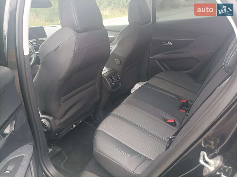 Внедорожник / Кроссовер Peugeot 3008 2017 в Красилове