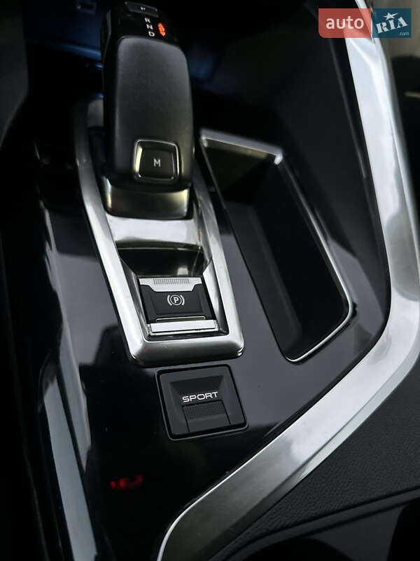 Внедорожник / Кроссовер Peugeot 3008 2020 в Киеве