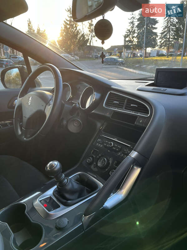 Позашляховик / Кросовер Peugeot 3008 2010 в Дубні