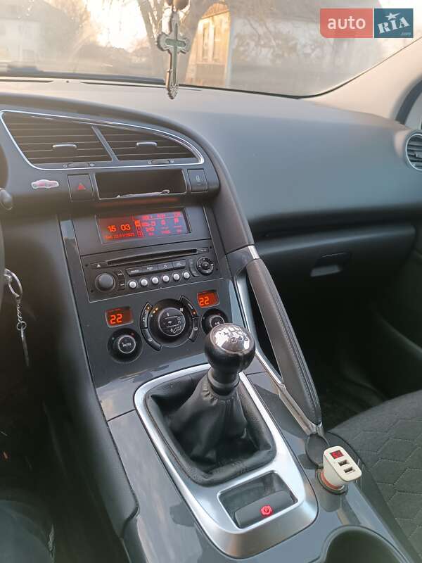 Позашляховик / Кросовер Peugeot 3008 2011 в Котельві фото 21 Позашляховик / Кросовер Peugeot 3008 2011 в Котельві