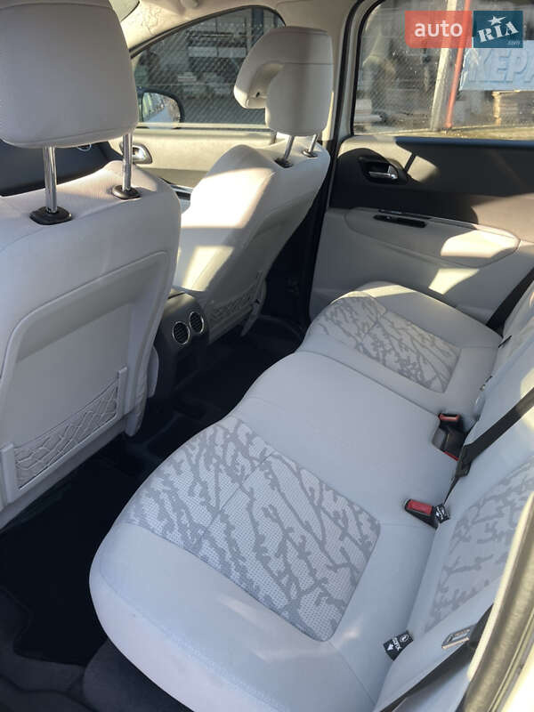 Внедорожник / Кроссовер Peugeot 3008 2011 в Калуше