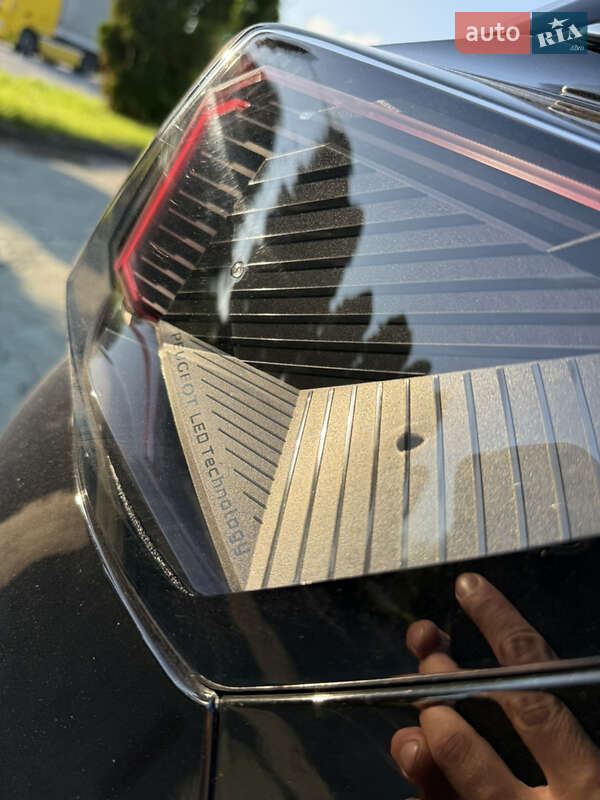 Внедорожник / Кроссовер Peugeot 3008 2021 в Дубно