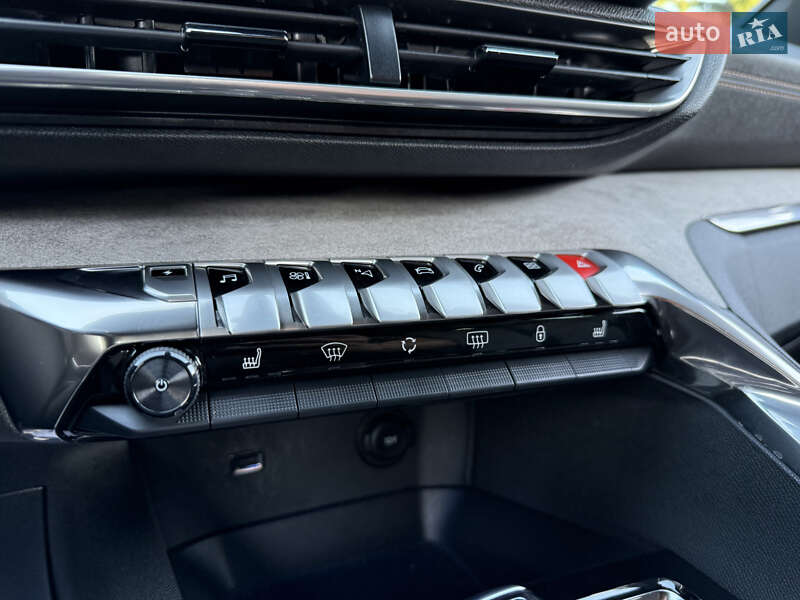 Внедорожник / Кроссовер Peugeot 3008 2021 в Дубно