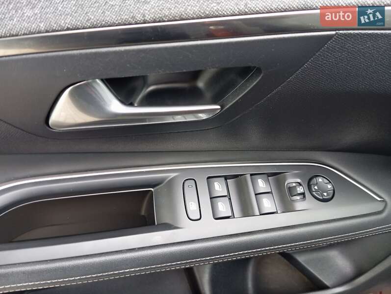 Внедорожник / Кроссовер Peugeot 3008 2019 в Киеве фото 12 Внедорожник / Кроссовер Peugeot 3008 2019 в Киеве