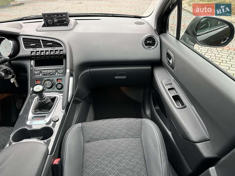 Внедорожник / Кроссовер Peugeot 3008 2016 в Луцке