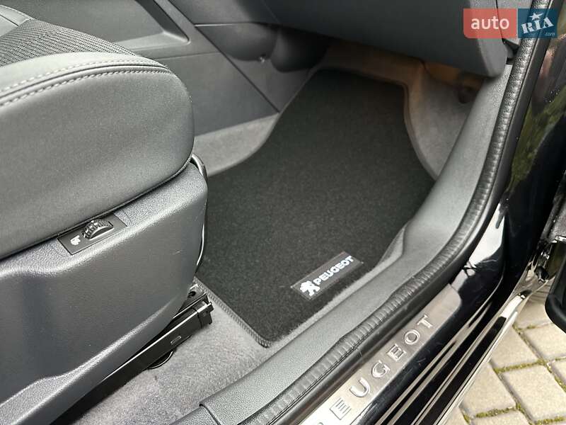 Внедорожник / Кроссовер Peugeot 3008 2016 в Луцке