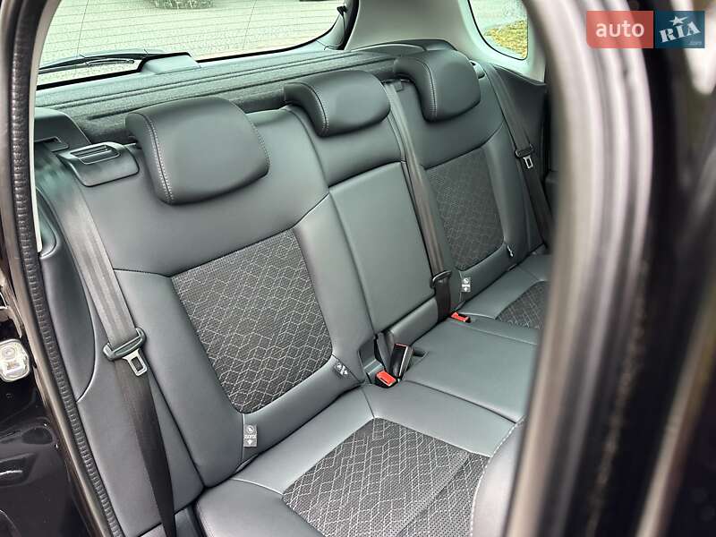 Внедорожник / Кроссовер Peugeot 3008 2016 в Луцке