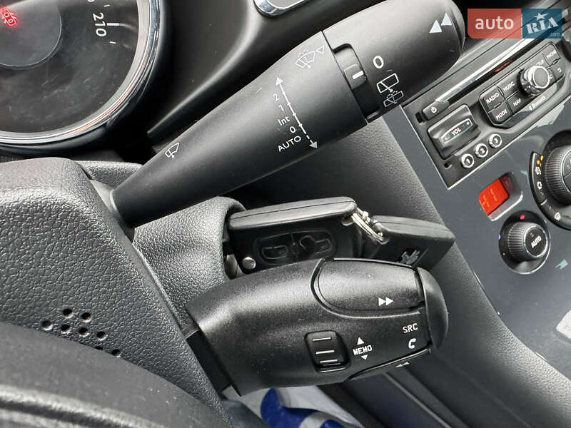 Внедорожник / Кроссовер Peugeot 3008 2015 в Киеве фото 59 Внедорожник / Кроссовер Peugeot 3008 2015 в Киеве