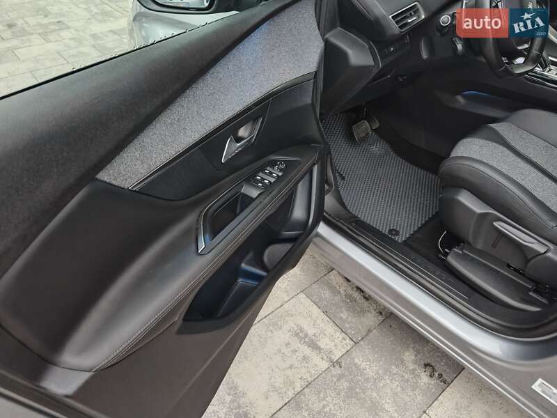 Внедорожник / Кроссовер Peugeot 3008 2017 в Львове фото 27 Внедорожник / Кроссовер Peugeot 3008 2017 в Львове